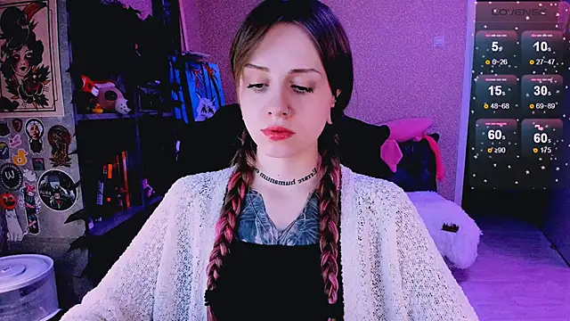 NaniMoore online show from March 9, 2025, 8:10 pm