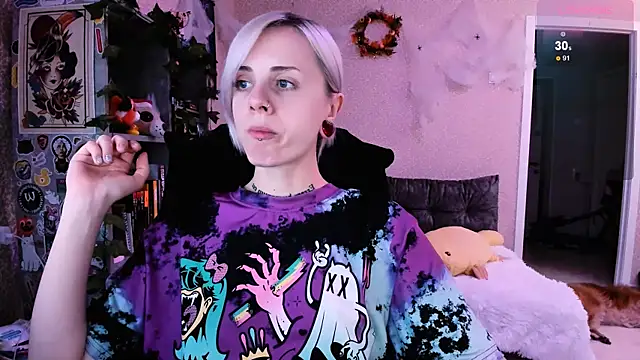 NaniMoore online show from October 9, 2025, 8:29 pm