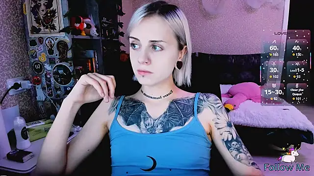 NaniMoore online show from November 13, 2025, 8:08 pm