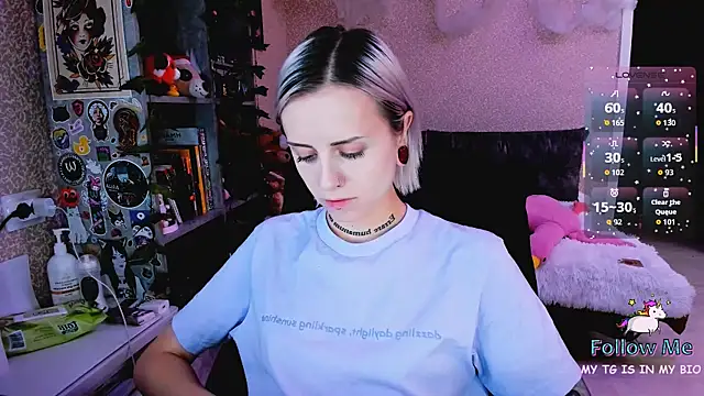 NaniMoore online show from November 20, 2025, 9:25 pm