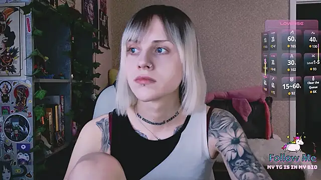 NaniMoore online show from April 5, 2026, 9:01 pm