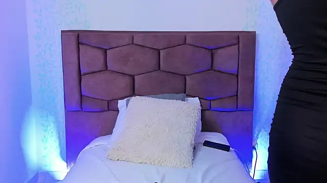 Eva ritz online show from December 8, 2024, 6:06 pm