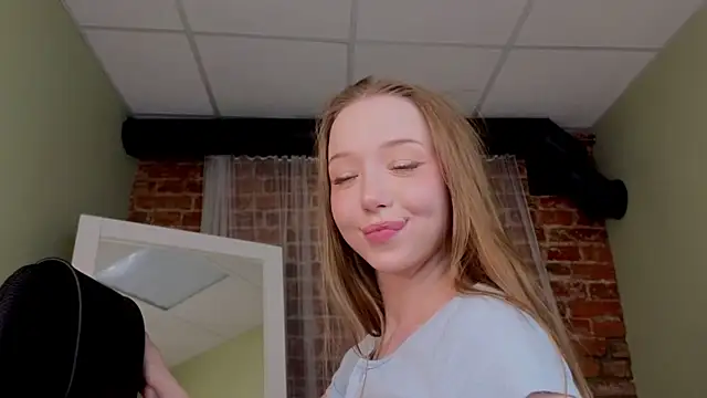 VioletMills online show from December 19, 2024, 9:49 pm