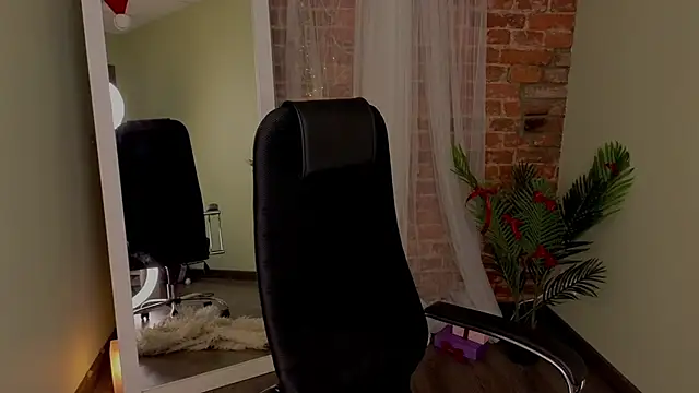 VioletMills online show from December 29, 2024, 1:13 am