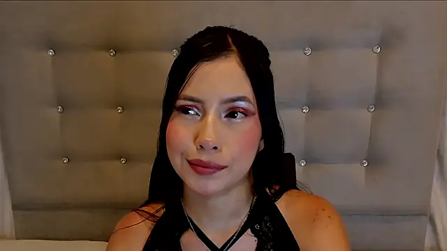 nymphomanya online show from April 5, 2026, 8:06 pm