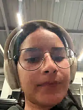 Snapshot of _vaness chatting on November 25, 2025, 6:24 am vaness online show from November 25, 2025, 6:24 am