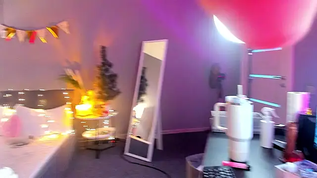 lilly Cherry  online show from December 20, 2024, 2:16 pm