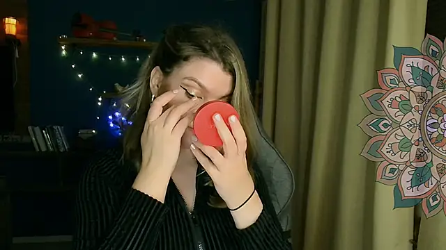 VioletteWay online show from October 26, 2025, 4:13 pm