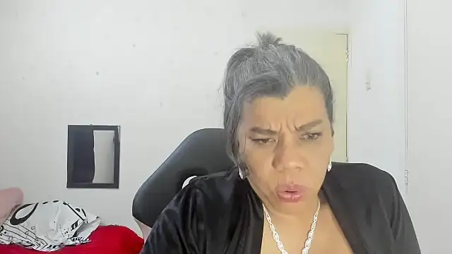 vikyadams online show from October 8, 2025, 3:04 am