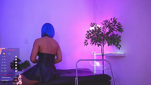 catalina  lovers online show from December 17, 2025, 5:52 pm