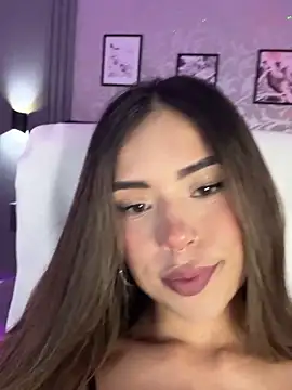 Luna  Ponce online show from December 30, 2024, 4:19 pm