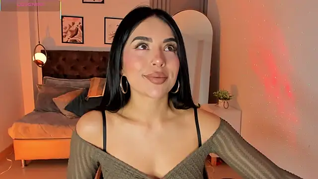 Luna  Ponce online show from October 15, 2025, 3:23 pm