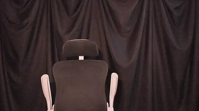 laurent nova online show from July 28, 2026, 7:39 pm