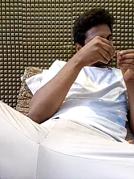 Snapshot of mykecockslong chatting on March 4, 2026, 1:28 pm mykecockslong online show from March 4, 2026, 1:28 pm