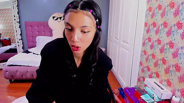 Snapshot of Iris_Stone_ chatting on March 13, 2025, 9:05 pm Iris Stone online show from March 13, 2025, 9:05 pm