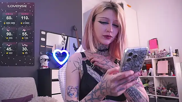 Snapshot of fraulein_mooon chatting on May 28, 2026, 9:12 pm fraulein mooon online show from May 28, 2026, 9:12 pm