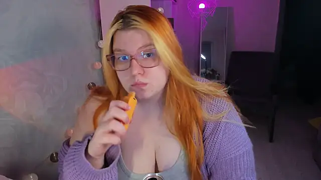 Snapshot of Melissa_Purr chatting on April 23, 2026, 6:43 pm Melissa Purr online show from April 23, 2026, 6:43 pm