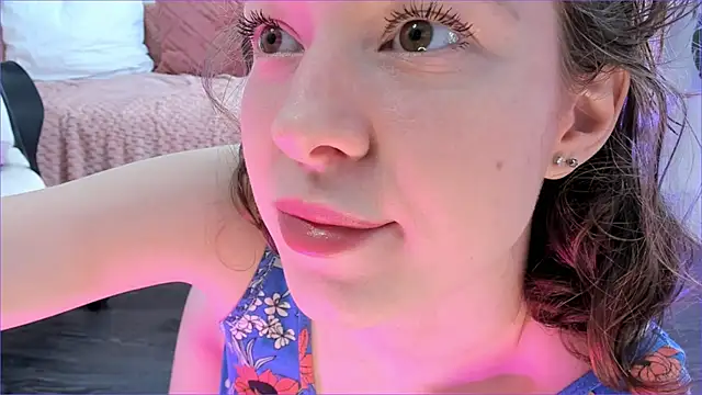 Snapshot of Viktoria_Oliverr chatting on March 19, 2025, 7:40 am Viktoria Oliverr online show from March 19, 2025, 7:40 am