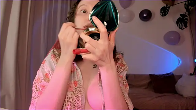 Snapshot of Viktoria_Oliverr chatting on November 10, 2025, 3:22 pm Viktoria Oliverr online show from November 10, 2025, 3:22 pm