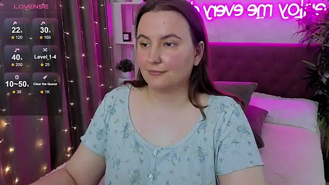 FeralPeach online show from May 12, 2026, 7:27 am