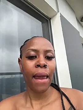 Rose berry online show from October 4, 2025, 7:17 am