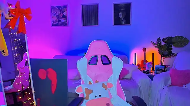 Alyssa Smitt online show from March 12, 2025, 2:30 am