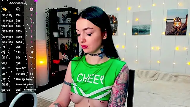 Snapshot of Magic_Allie chatting on December 2, 2024, 10:56 pm Magic Allie online show from December 2, 2024, 10:56 pm