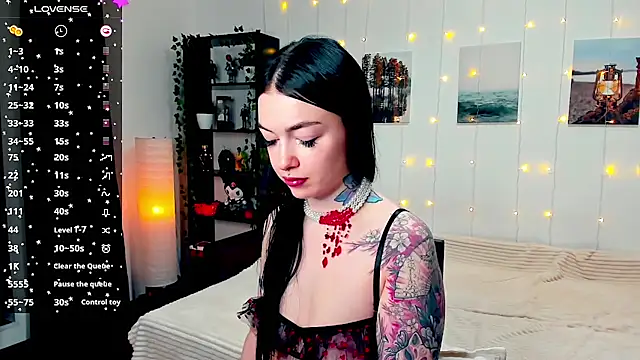 Snapshot of Magic_Allie chatting on December 3, 2024, 7:33 pm Magic Allie online show from December 3, 2024, 7:33 pm