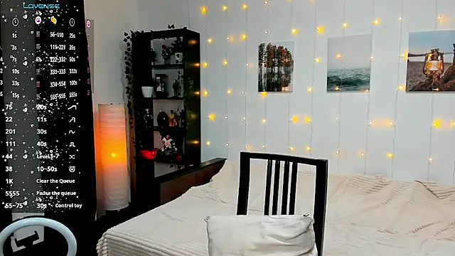 Snapshot of Magic_Allie chatting on December 7, 2024, 7:54 pm Magic Allie online show from December 7, 2024, 7:54 pm