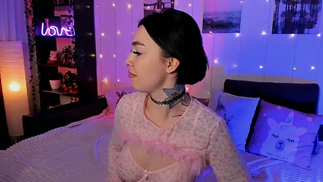 Snapshot of Magic_Allie chatting on September 24, 2025, 6:22 pm Magic Allie online show from September 24, 2025, 6:22 pm