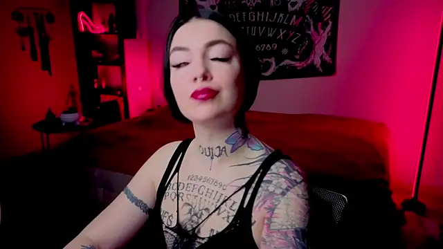 Magic Allie online show from May 12, 2026, 7:33 pm
