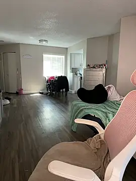 Snapshot of SafeinouterSpace chatting on April 7, 2026, 6:30 pm SafeinouterSpace online show from April 7, 2026, 6:30 pm