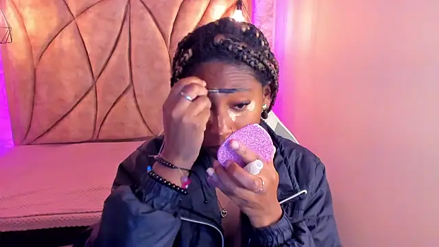 Queen perla  online show from January 8, 2025, 12:26 pm