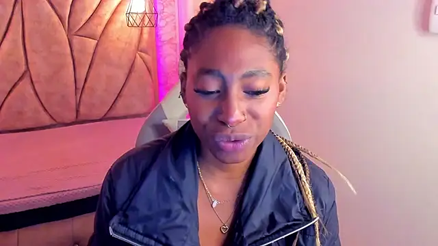 Queen perla  online show from January 8, 2025, 4:00 pm