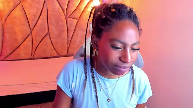 Queen perla  online show from January 16, 2025, 2:51 pm