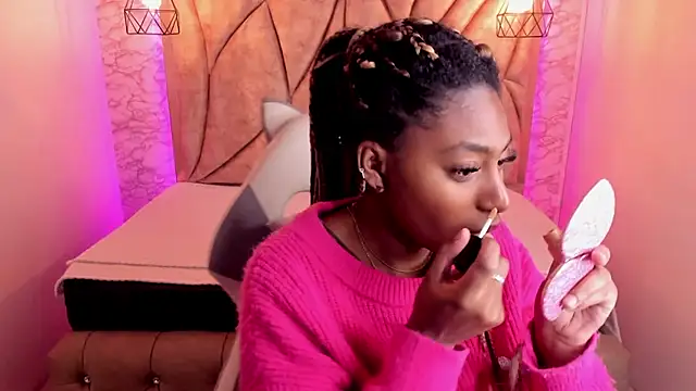 Queen perla  online show from January 22, 2025, 12:17 pm