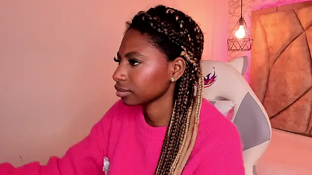 Queen perla  online show from January 27, 2025, 3:18 pm