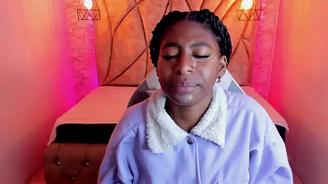 Queen perla  online show from March 4, 2025, 12:22 pm