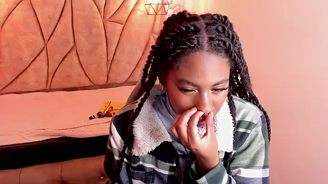 Queen perla  online show from March 12, 2025, 7:28 pm