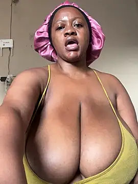 Chubbykarisma27 online show from February 3, 2025, 2:13 pm