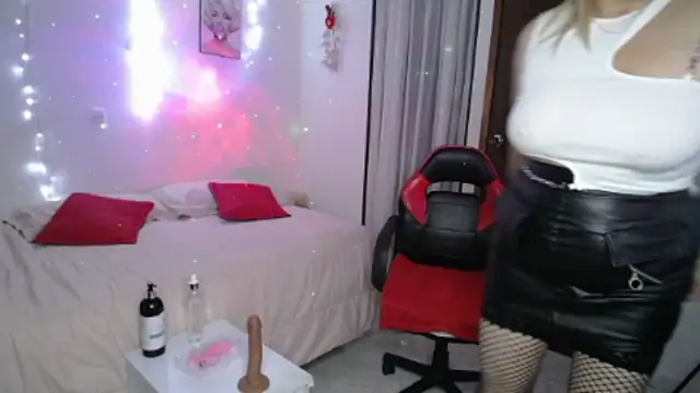 vanessalat online show from October 9, 2025, 11:47 pm