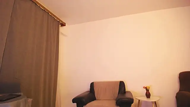 Snapshot of darkitten chatting on October 30, 2025, 11:44 am darkitten online show from October 30, 2025, 11:44 am