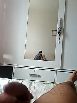 ronny000123 online show from January 9, 2026, 4:32 pm