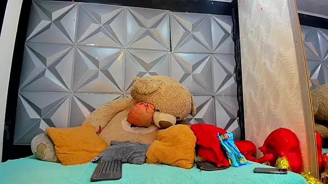 SofiAndNicol online show from February 12, 2026, 10:54 am