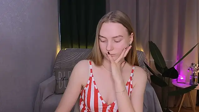 CarolynCohen   online show from March 6, 2025, 5:14 am