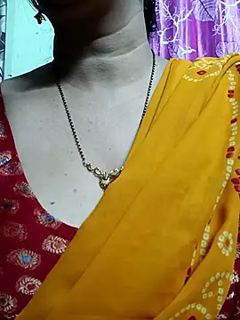 Snapshot of Rosy-B chatting on November 27, 2025, 9:39 pm Rosy-B online show from November 27, 2025, 9:39 pm