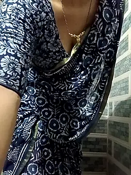 Rosy-B online show from May 19, 2026, 9:54 pm