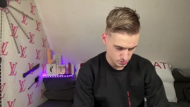 Snapshot of Cookieboy88 chatting on February 2, 2026, 3:33 pm Cookieboy88 online show from February 2, 2026, 3:33 pm