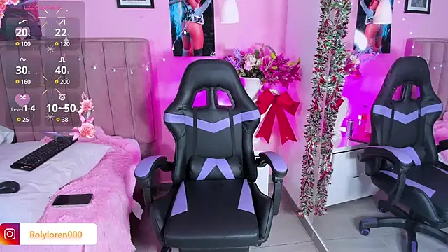 Snapshot of RolyLoren chatting on December 10, 2024, 8:38 pm RolyLoren online show from December 10, 2024, 8:38 pm