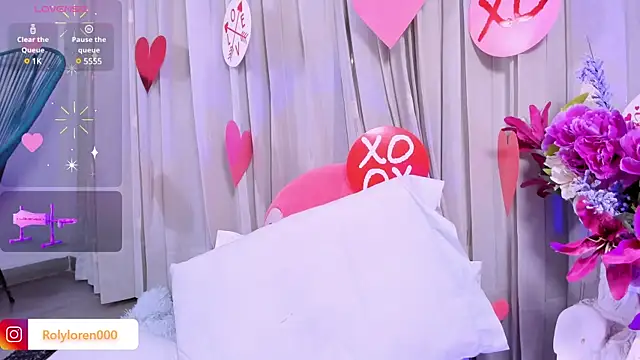 Snapshot of RolyLoren chatting on February 11, 2025, 12:49 am RolyLoren online show from February 11, 2025, 12:49 am